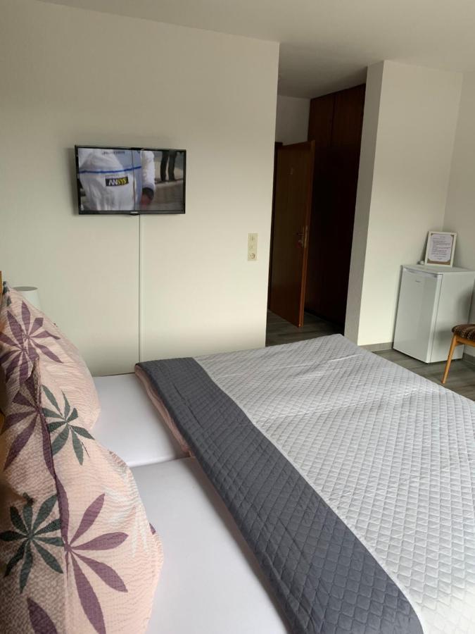 Vina Am Ring Bed and Breakfast Mannebach  Buitenkant foto
