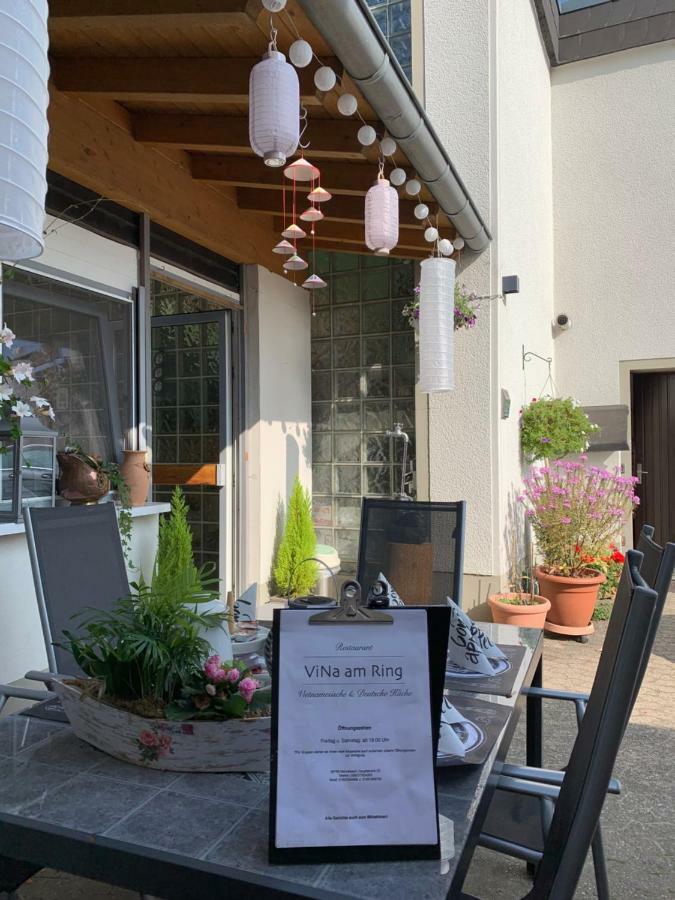Vina Am Ring Bed and Breakfast Mannebach  Buitenkant foto