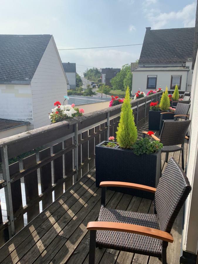 Vina Am Ring Bed and Breakfast Mannebach  Buitenkant foto